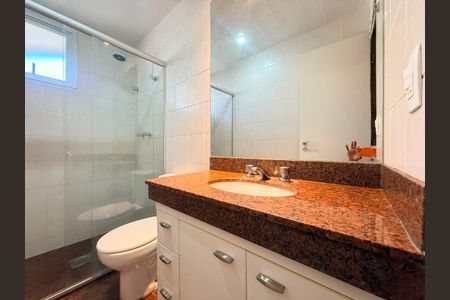 Apartamento para alugar com 71m², 2 quartos e 2 vagasBanheiro