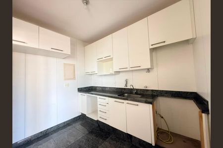 Apartamento para alugar com 71m², 2 quartos e 2 vagasCozinha