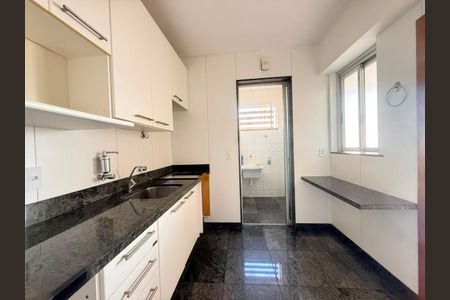 Apartamento para alugar com 71m², 2 quartos e 2 vagasCozinha