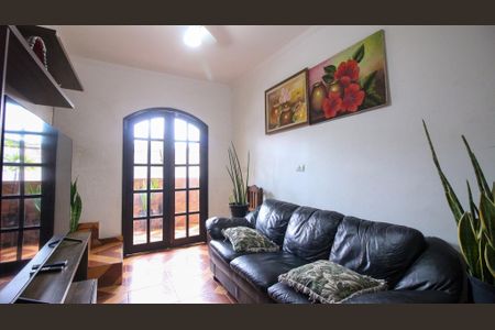 Casa à venda com 4 quartos, 108m² em Fazenda da Juta, São Paulo