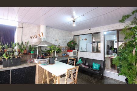 Casa à venda com 4 quartos, 108m² em Fazenda da Juta, São Paulo