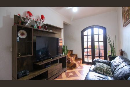 Casa à venda com 4 quartos, 108m² em Fazenda da Juta, São Paulo