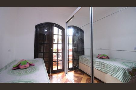 Casa à venda com 4 quartos, 108m² em Fazenda da Juta, São Paulo