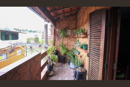 Casa à venda com 4 quartos, 108m² em Fazenda da Juta, São Paulo