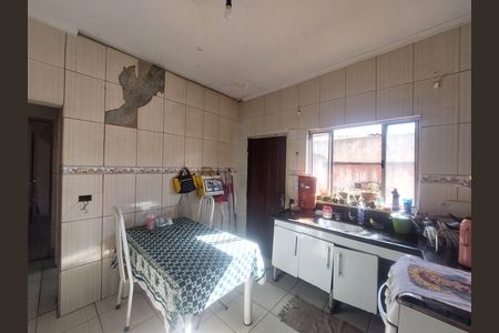 Cozinha de casa para alugar com 2 quartos, 125m² em Jardim Primavera, São Paulo