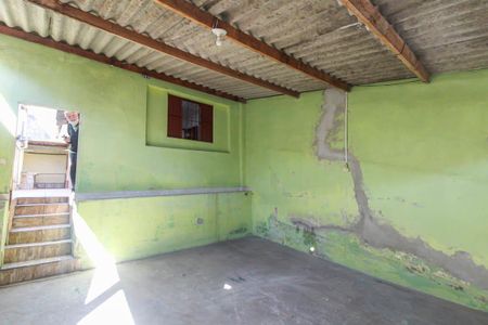 Garagem de casa para alugar com 2 quartos, 100m² em Jardim Caguassu, São Paulo