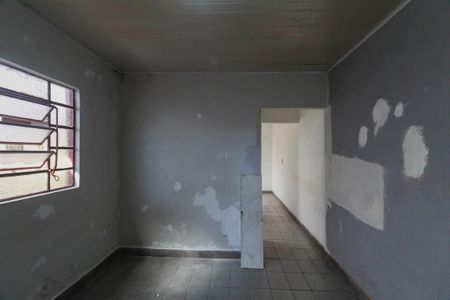 Sala de casa para alugar com 2 quartos, 100m² em Jardim Caguassu, São Paulo
