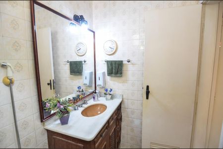 Apartamento à venda com 106m², 3 quartos e 1 vaga Apartamento à venda com 106m², 3 quartos e 1 vagaBanheiro da Suíte