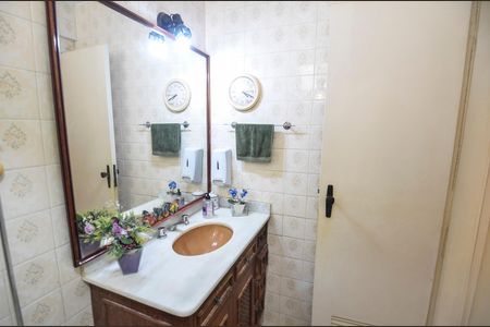 Apartamento à venda com 106m², 3 quartos e 1 vaga Apartamento à venda com 106m², 3 quartos e 1 vagaBanheiro da Suíte