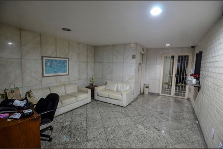 Apartamento à venda com 106m², 3 quartos e 1 vaga Apartamento à venda com 106m², 3 quartos e 1 vagaHall