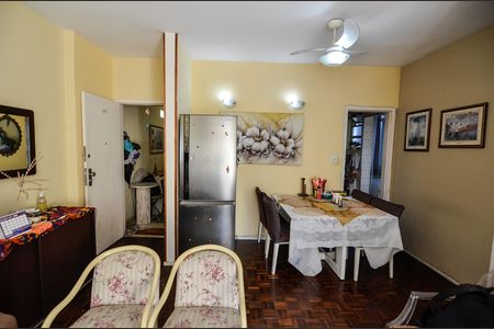 Apartamento à venda com 106m², 3 quartos e 1 vaga Apartamento à venda com 106m², 3 quartos e 1 vagaSala