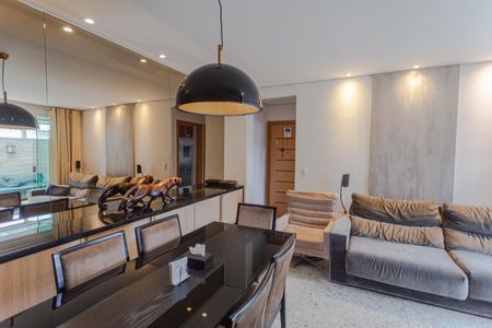 Sala de apartamento à venda com 4 quartos, 157m² em Santa Tereza, Belo Horizonte