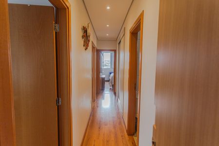 Corredor de apartamento à venda com 4 quartos, 157m² em Santa Tereza, Belo Horizonte