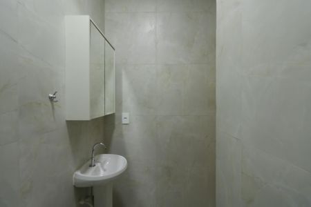 Banheiro de kitnet/studio para alugar com 2 quartos, 43m² em Centro, São Caetano do Sul