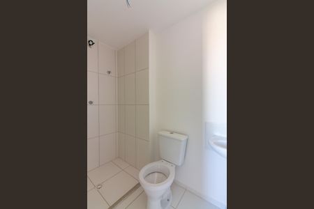 Banheiro  de apartamento à venda com 1 quarto, 27m² em Metalúrgicos, Osasco