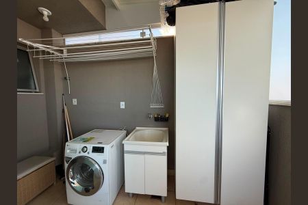 Apartamento à venda com 126m², 2 quartos e 2 vagasLavanderia  - Andar de cima 