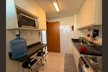Apartamento à venda com 126m², 2 quartos e 2 vagasCozinha 