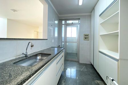 Apartamento para alugar com 220m², 5 quartos e 2 vagas Apartamento para alugar com 220m², 5 quartos e 2 vagasCozinha