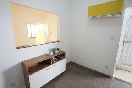 Cozinha de casa para alugar com 1 quarto, 85m² em Jacarepaguá, Rio de Janeiro