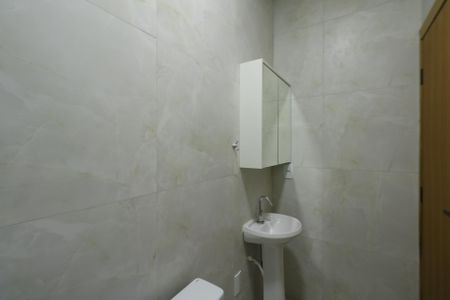 Banheiro de kitnet/studio para alugar com 1 quarto, 24m² em Centro, São Caetano do Sul