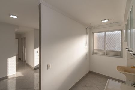 Apartamento para alugar com 45m², 2 quartos e 1 vaga Apartamento para alugar com 45m², 2 quartos e 1 vagaCozinha e Área de Serviço