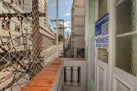 Sacada de casa à venda com 3 quartos, 230m² em Floresta, Porto Alegre