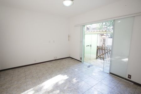 Sala de casa à venda com 4 quartos, 180m² em Taquara, Rio de Janeiro