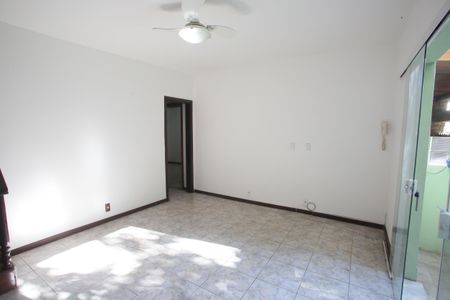 Casa à venda com 180m², 4 quartos e 2 vagasSala