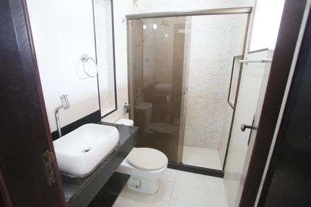 Casa à venda com 180m², 4 quartos e 2 vagasBanheiro da Suíte 1
