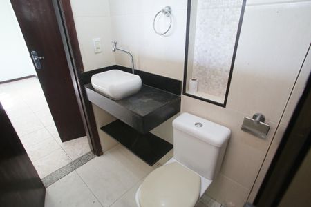 Casa à venda com 180m², 4 quartos e 2 vagasBanheiro da Suíte 1