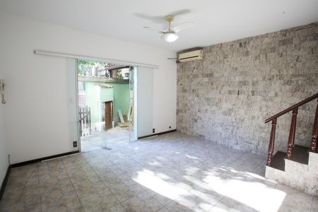 Casa à venda com 4 quartos, 180m² em Taquara, Rio de Janeiro