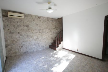 Sala de casa à venda com 4 quartos, 180m² em Taquara, Rio de Janeiro