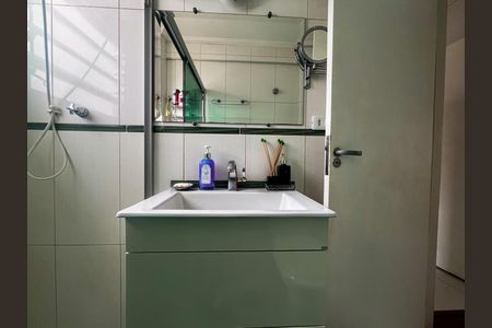 Apartamento à venda com 60m², 2 quartos e sem vaga Apartamento à venda com 60m², 2 quartos e sem vagaBanheiro