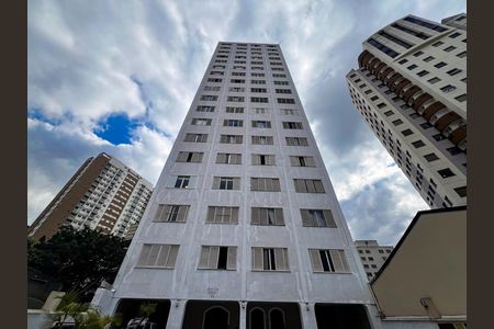 Apartamento à venda com 60m², 2 quartos e sem vaga Apartamento à venda com 60m², 2 quartos e sem vagaFachada