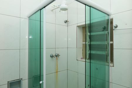 Casa à venda com 180m², 4 quartos e 4 vagasBanheiro social