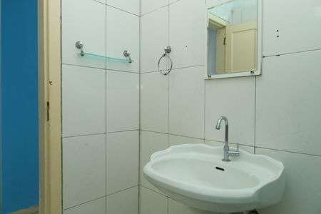 Casa à venda com 180m², 4 quartos e 4 vagasBanheiro social