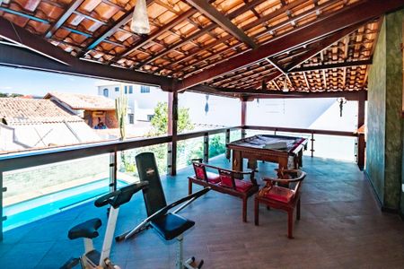 Casa à venda com 4 quartos, 360m² em Copacabana, Belo Horizonte