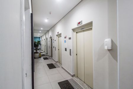 Apartamento à venda com 66m², 3 quartos e 2 vagas Apartamento à venda com 66m², 3 quartos e 2 vagasHall de entrada