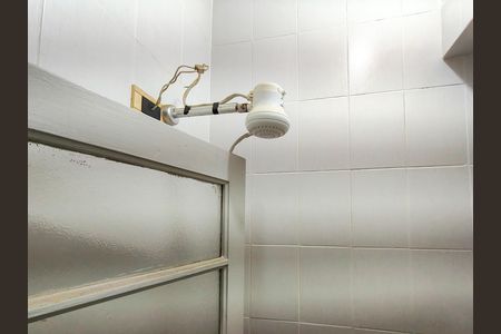 Banheiro de serviço de apartamento à venda com 2 quartos, 63m² em Tijuca, Rio de Janeiro