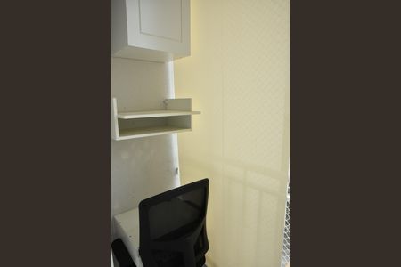 Apartamento à venda com 69m², 2 quartos e 1 vaga Apartamento à venda com 69m², 2 quartos e 1 vagaQuarto 1 detalhe na varanda