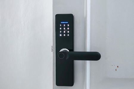 Porta  de kitnet/studio à venda com 1 quarto, 40m² em Cidade Nova, Rio de Janeiro