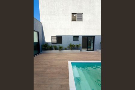 Casa para alugar com 230m², 4 quartos e 2 vagas Casa para alugar com 230m², 4 quartos e 2 vagasPiscina