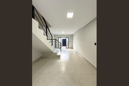 Casa para alugar com 230m², 4 quartos e 2 vagas Casa para alugar com 230m², 4 quartos e 2 vagasSala