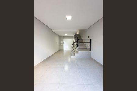 Casa para alugar com 230m², 4 quartos e 2 vagas Casa para alugar com 230m², 4 quartos e 2 vagasSala