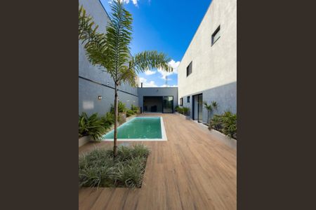 Casa para alugar com 230m², 4 quartos e 2 vagas Casa para alugar com 230m², 4 quartos e 2 vagasPiscina