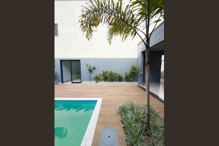 Casa para alugar com 230m², 4 quartos e 2 vagas Casa para alugar com 230m², 4 quartos e 2 vagasPiscina