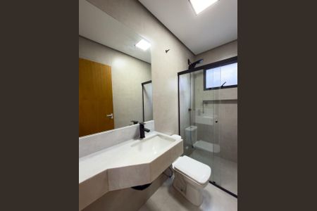 Casa para alugar com 230m², 4 quartos e 2 vagas Casa para alugar com 230m², 4 quartos e 2 vagasBanheiro