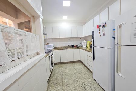 Casa para alugar com 410m², 5 quartos e 5 vagas