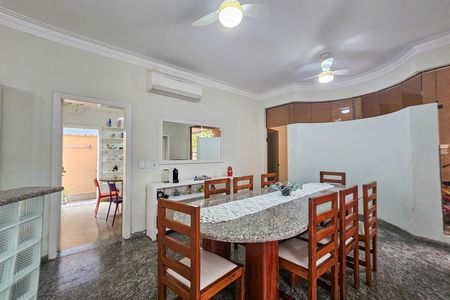 Casa para alugar com 410m², 5 quartos e 5 vagas