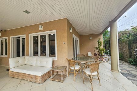 Casa para alugar com 410m², 5 quartos e 5 vagas